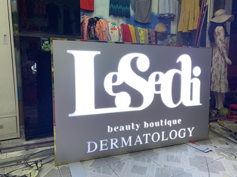 Thi công hộp đèn logo mica